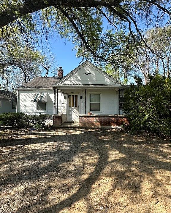 1st image of 837 Spring St