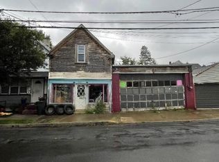 592 Valley St, Orange, NJ 07050