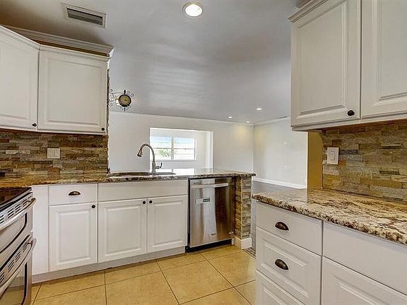 3rd image of 9387 Richmond Cir