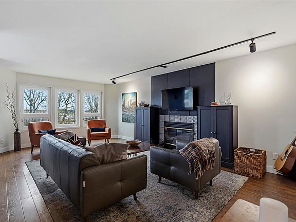 3rd image of 6648 Rey Rd