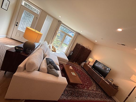 4th image of 225 W Pastorius St Unit 13