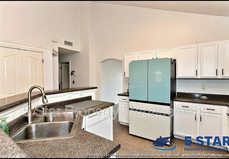10937 Northview Dr — Photo 17