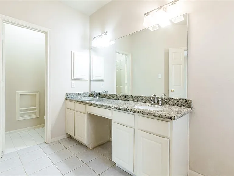 1138 Evandale Ln — Photo 16