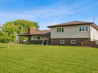 3689 W Wren Ln, Sheboygan Falls, WI 53085