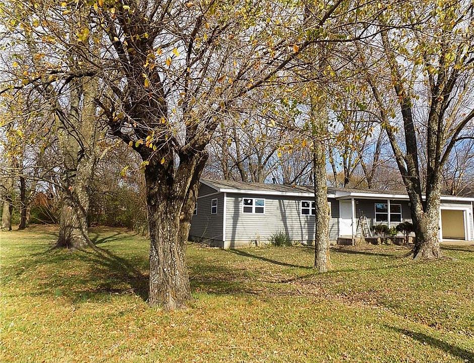 1st image of 107 Cheri Whitlock Dr