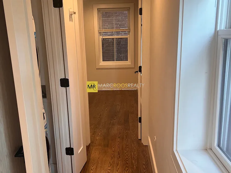365 Hanover St #7 — Photo 11