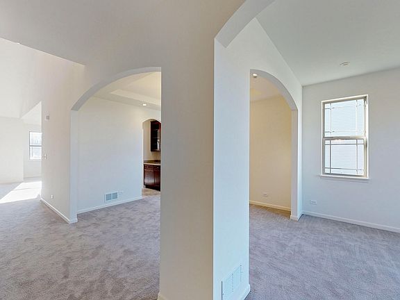 3rd image of 2040 Foxridge Dr