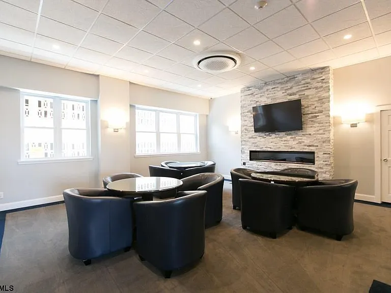 9400 Atlantic Ave #305 — Photo 24