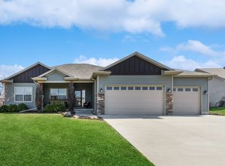 3701 158th St, Urbandale, IA 50323