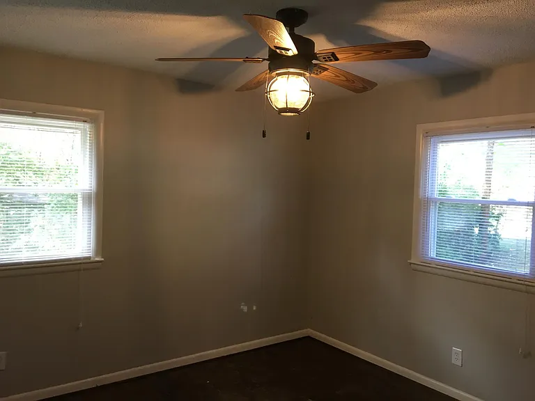 640 Yowell Ave — Photo 11