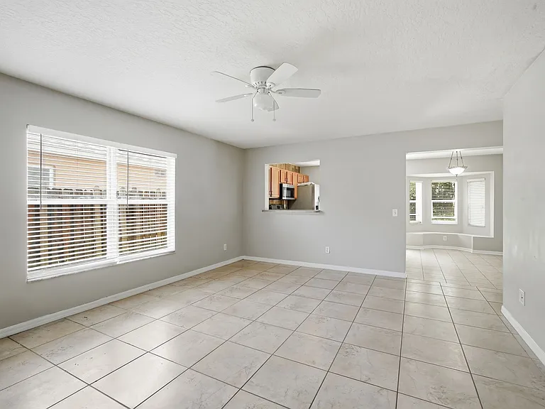 10310 Lakeside Vista Dr — Photo 15