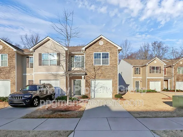 6131 Guildford Hill Ln, Charlotte, NC 28215