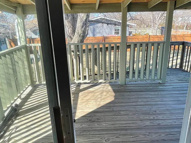 301 Arlington Dr — Photo 6