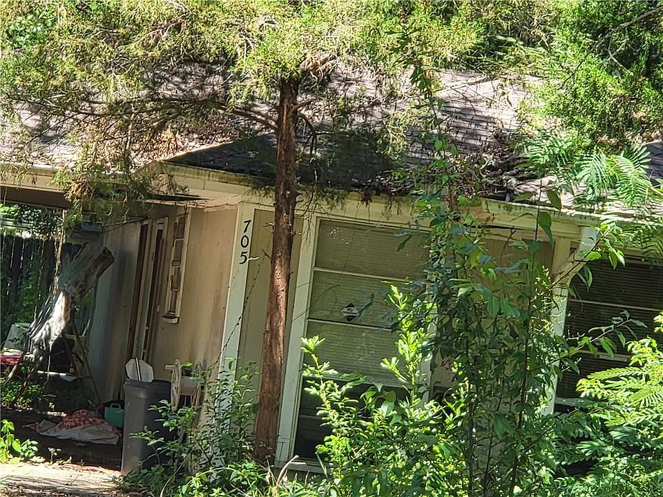 2nd image of 705 E Coleman Ave