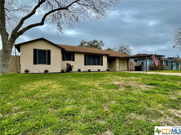 605 E Mistletoe Ave, Victoria, TX 77901