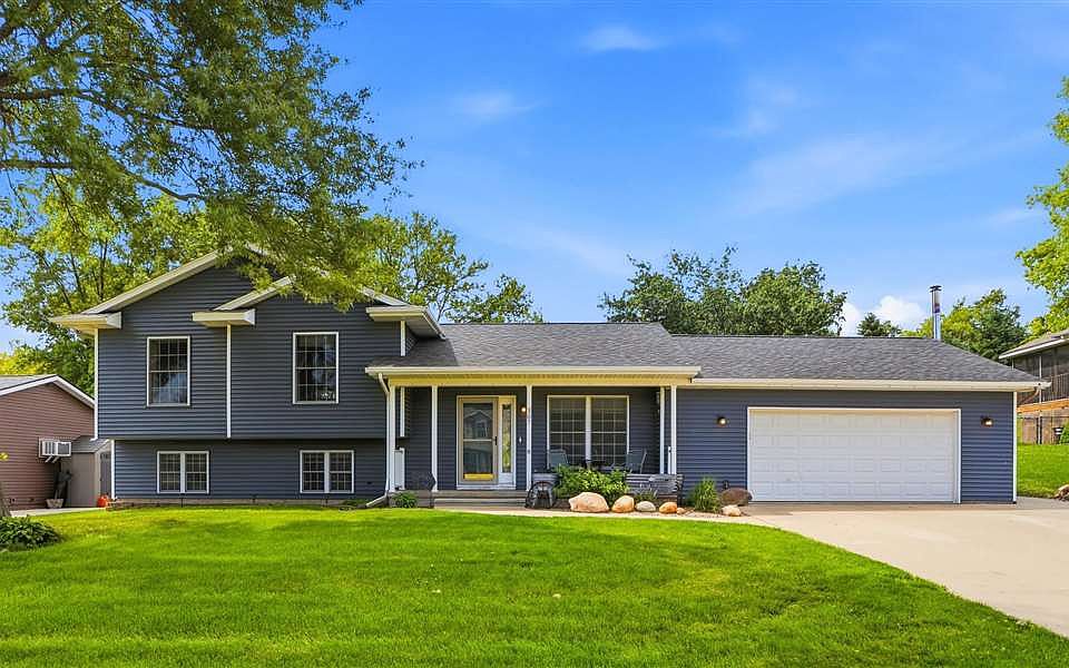 1st image of 307 W Goldfinch Dr