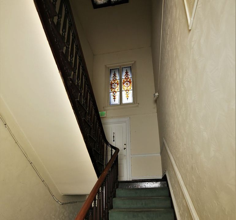 Building Photo 5