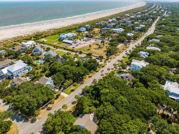 3 Barnacle Row, Isle Of Palms, SC 29451