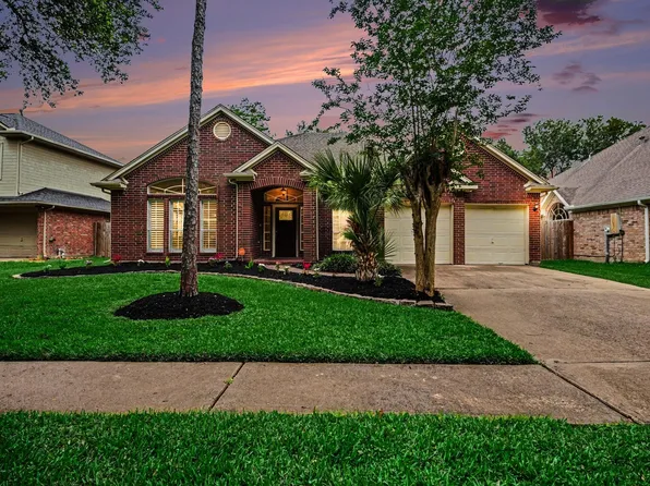 115 Island Breeze Cir, League City, TX 77573