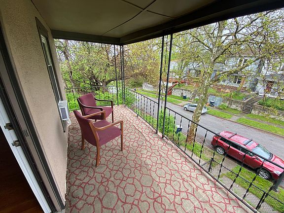 4th image of 526 Tracy Ave #2