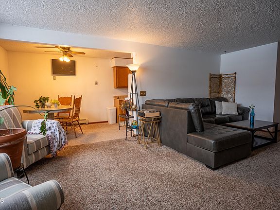 3rd image of 1825 S Grandview Ln APT 11
