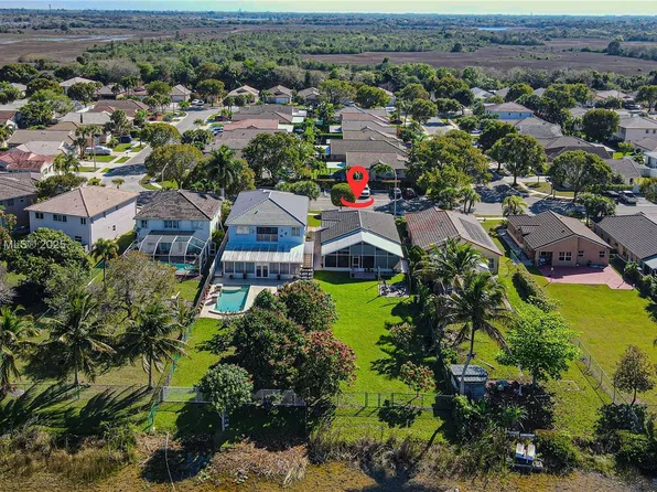1628 NW 208th Way, Pembroke Pines, FL 33029
