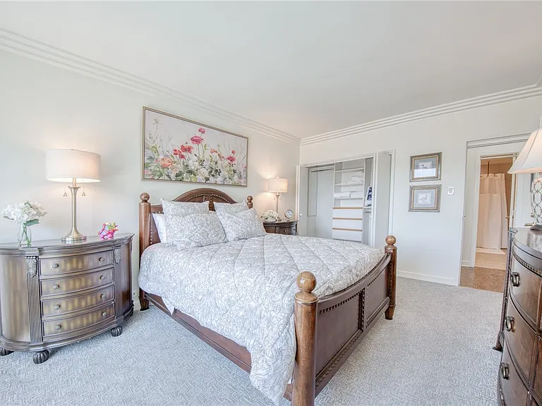 320 Fort Duquesne Blvd #26N — Photo 30