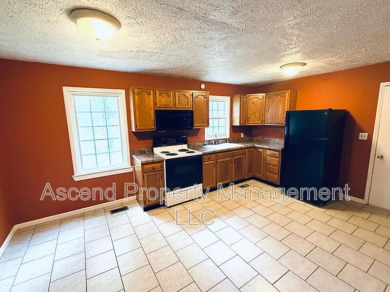 1134 McDonald Dr — Photo 3