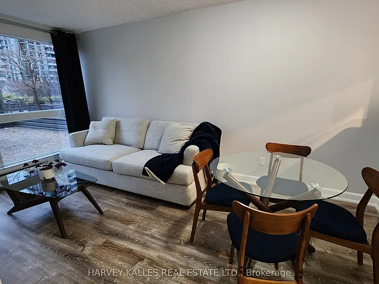 7 Broadway Ave #211 — Photo 3