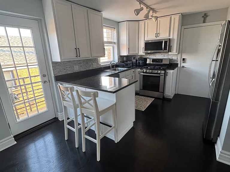 6046 N Francisco Ave #3E — Photo 1