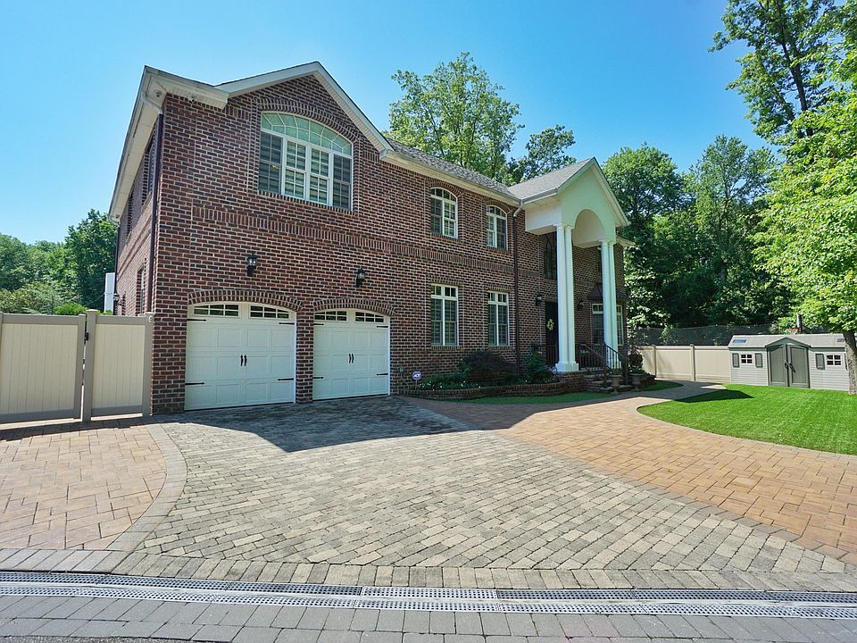 1st image of 240 Billiou St