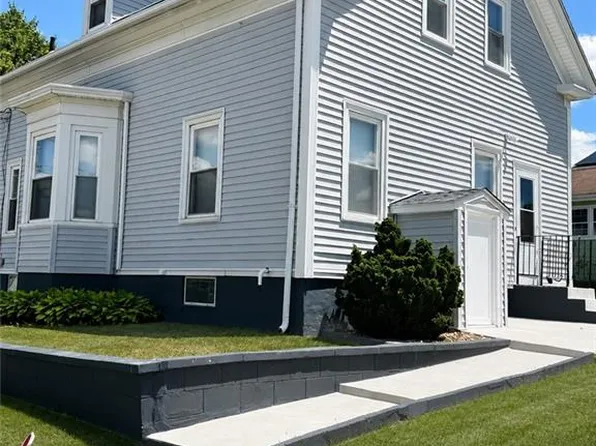 70 Martin St, East Providence, RI 02914