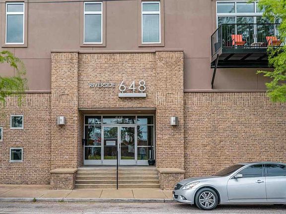3rd image of 648 Riverside Dr APT 207