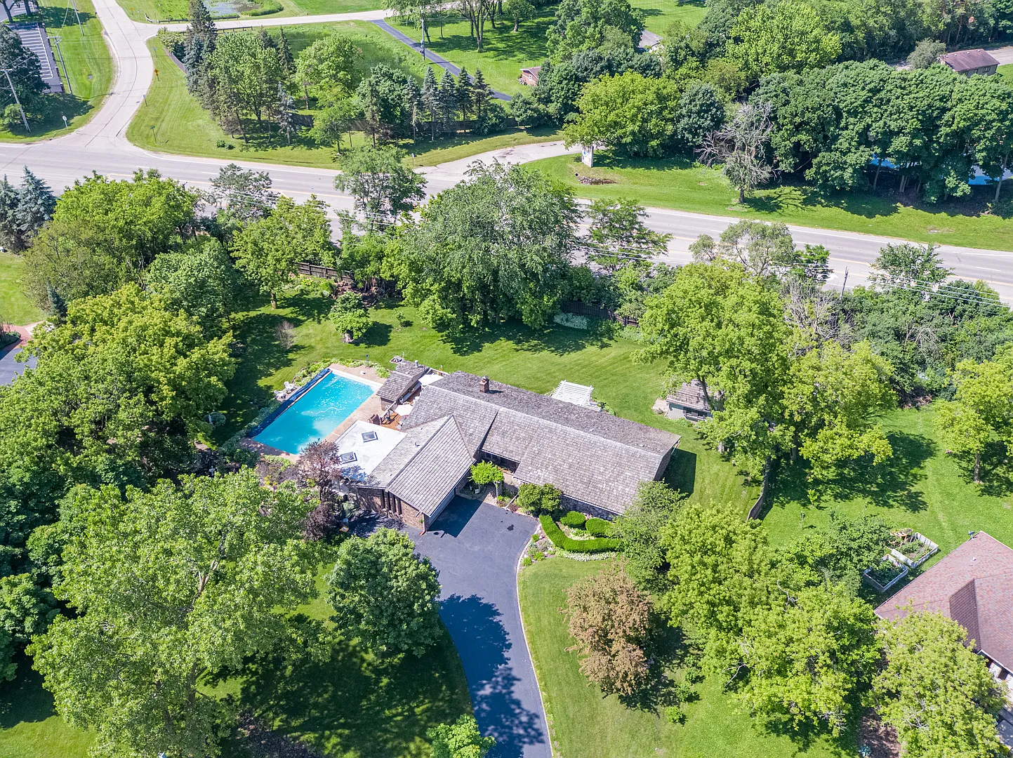 22249 W White Pine Rd photo 1