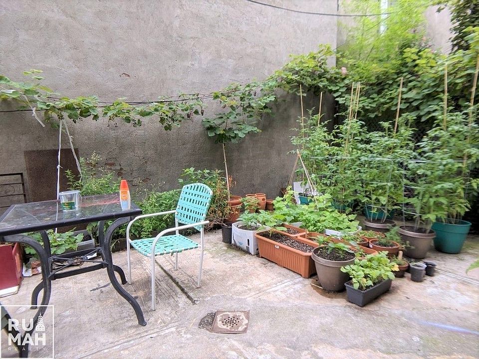 1st image of 295 Throop Ave #2R