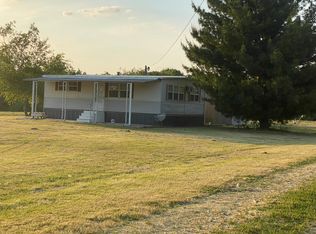 22915 W Lorance Rd, Laura, IL 61451