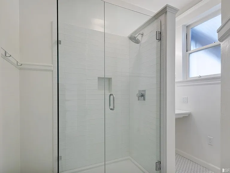 2662 Baker St — Photo 11