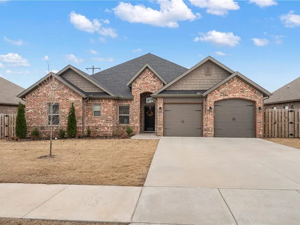 5804 W Red Maple Dr, Rogers, AR 72758