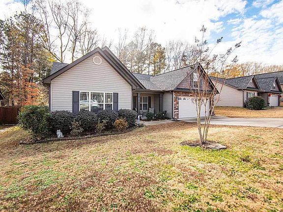 3rd image of 214 Heritage Creek Dr