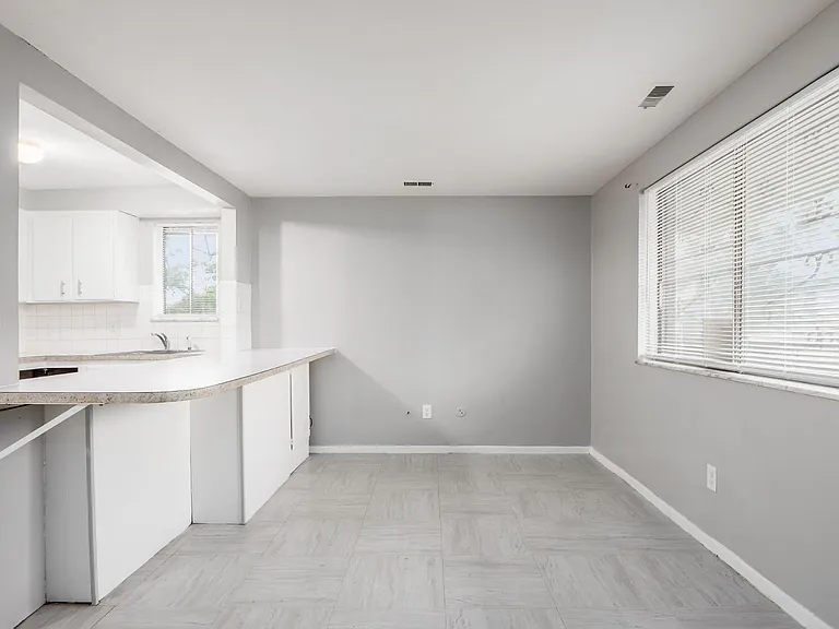 2888 Cleveland Ave — Photo 5