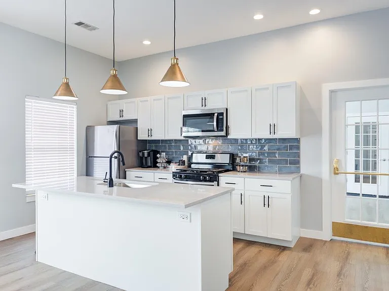 Lake Pointe Apartment Homes — Photo 15