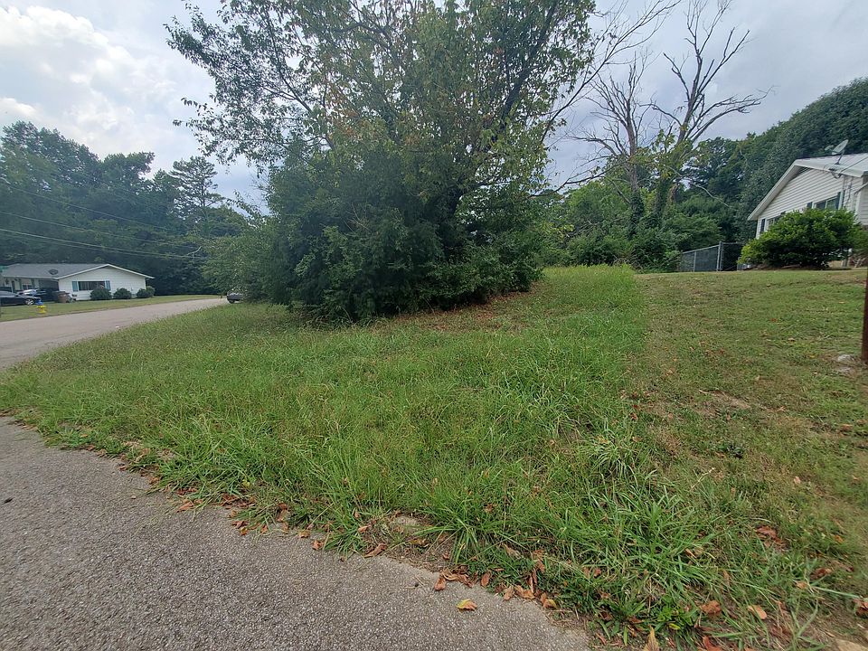 2nd image of 4901 Fleetwood Dr