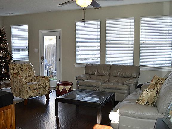 4th image of 12463 Saratoga Woods Ln