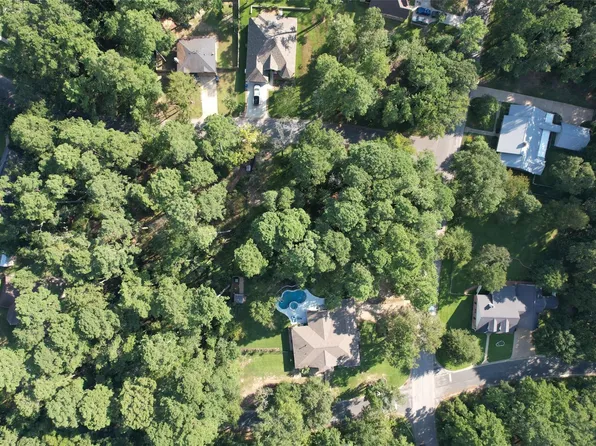 145 Broadmoor Dr, Huntsville, TX 77340