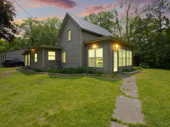 10737 N Lower Lake Shore Dr, Monticello, IN 47960