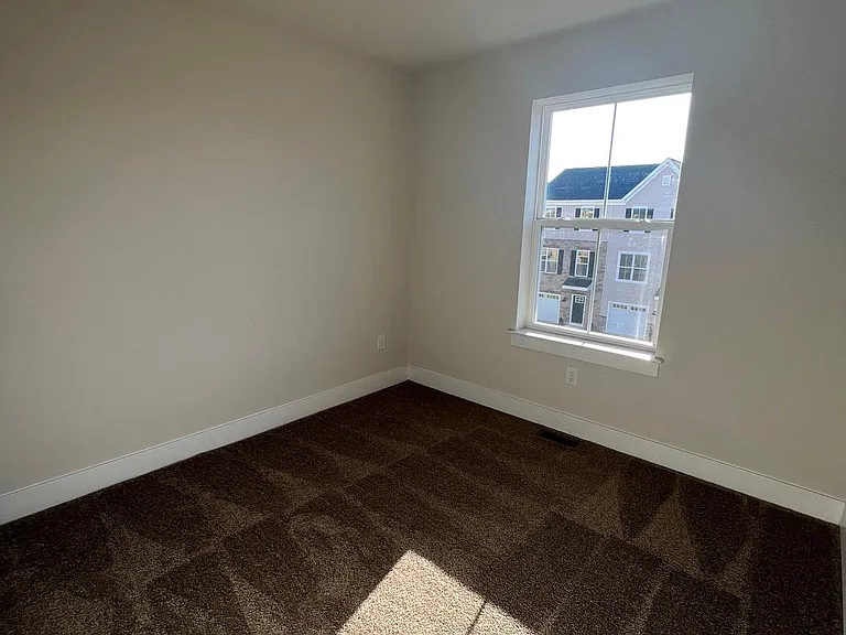 805 Pecan Rd — Photo 9