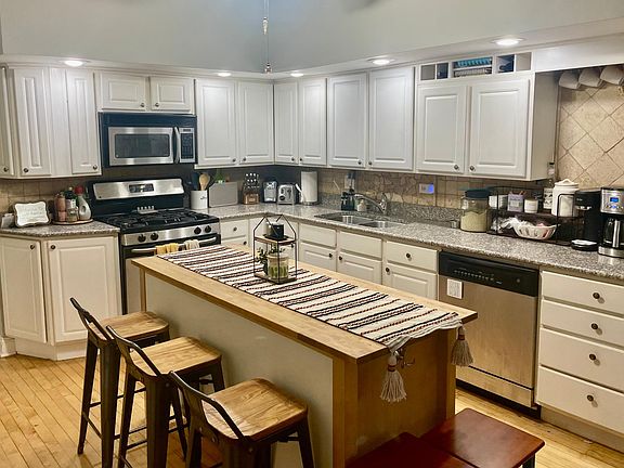 2nd image of 3344 W Waveland Ave #1