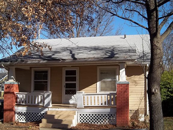 Front view, corner lot
