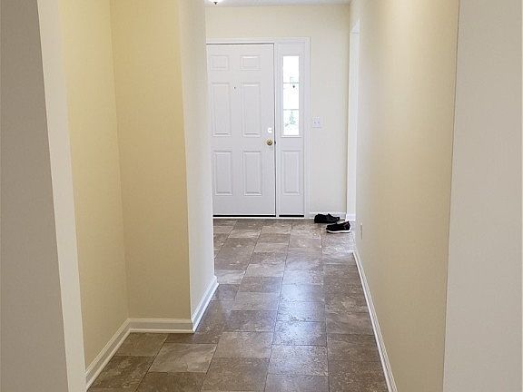 3rd image of 155 Prestwyck Ln