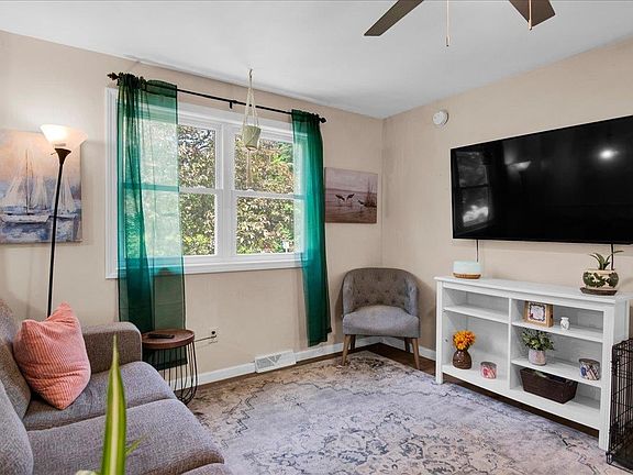 5th image of 31 Eagle Park Drive